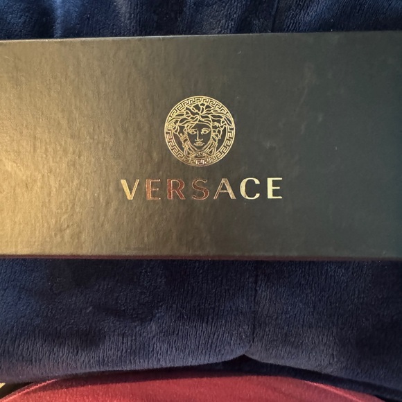 Versace Medusa sunglasses - Picture 6 of 7